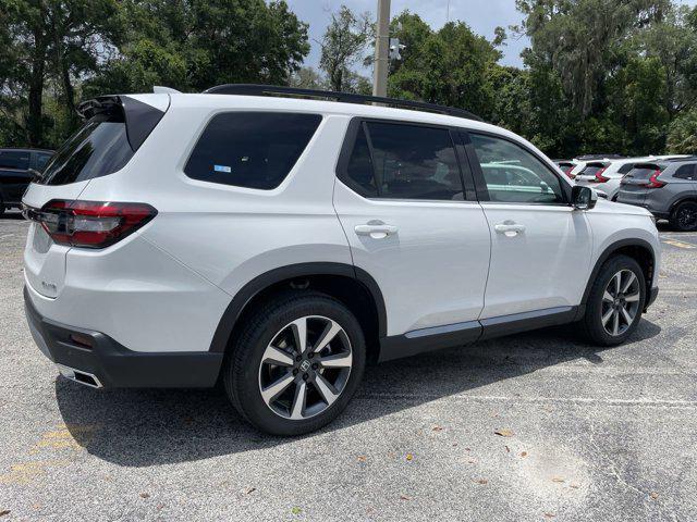 new 2025 Honda Pilot car, priced at $50,922