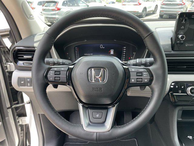 new 2025 Honda Pilot car, priced at $50,922