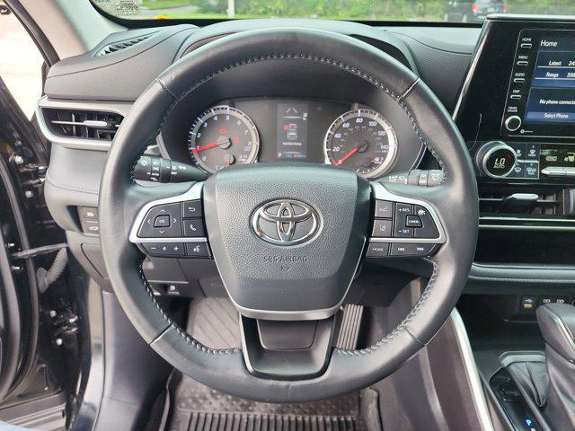 used 2022 Toyota Highlander car, priced at $28,719