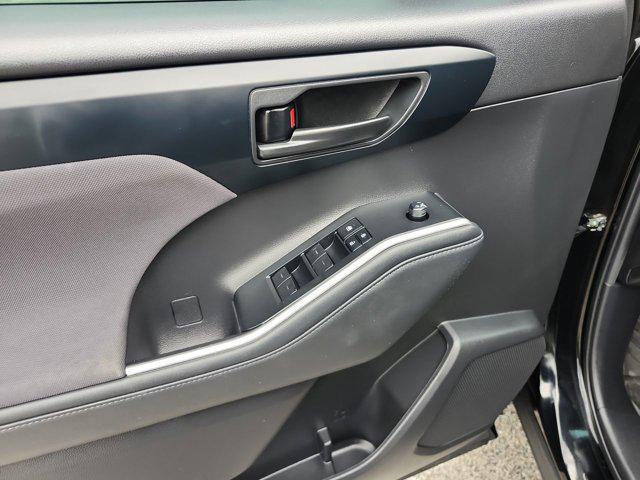 used 2022 Toyota Highlander car, priced at $28,719