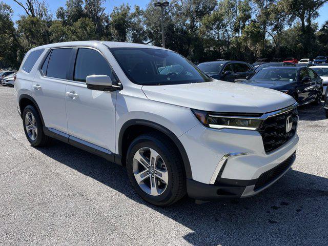 new 2025 Honda Pilot car, priced at $45,521
