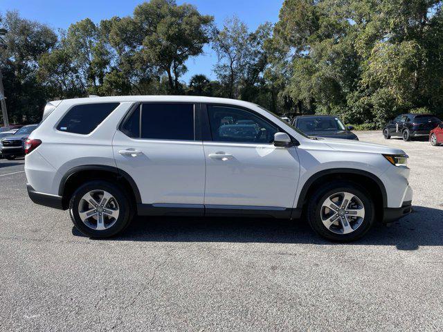 new 2025 Honda Pilot car, priced at $45,521
