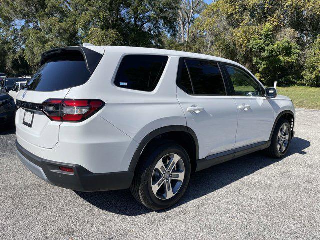 new 2025 Honda Pilot car, priced at $45,521