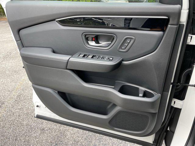 new 2025 Honda Pilot car, priced at $44,974