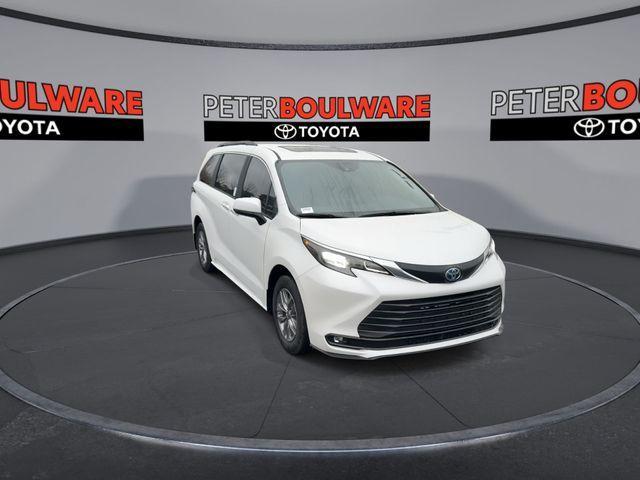 new 2025 Toyota Sienna car, priced at $43,347