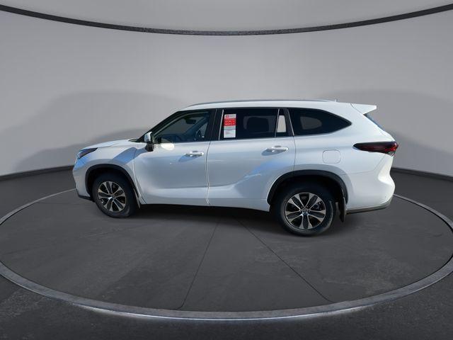 new 2026 Toyota Highlander car, priced at $47,744