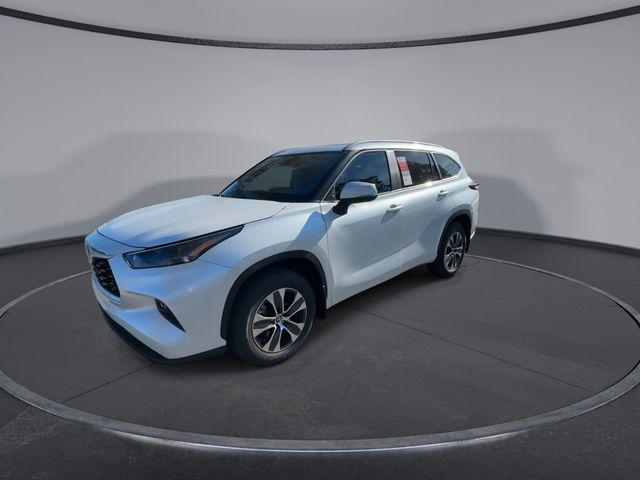 new 2026 Toyota Highlander car, priced at $47,744