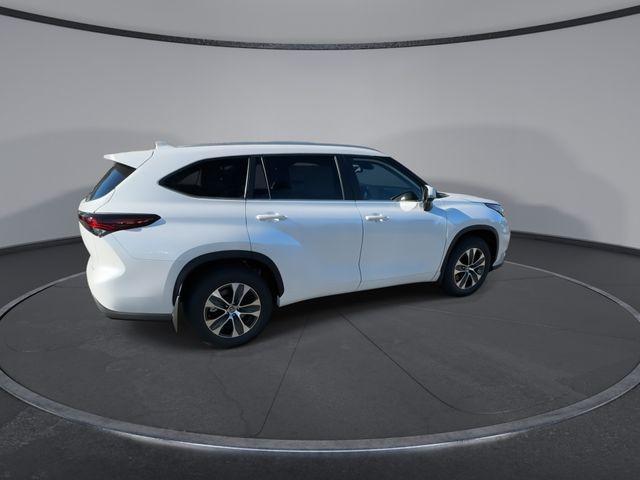 new 2026 Toyota Highlander car, priced at $47,744