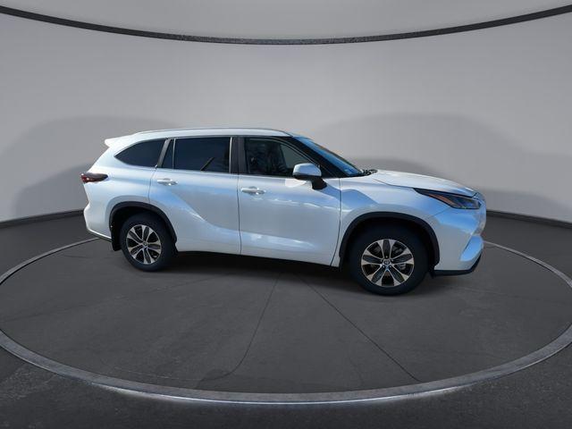 new 2026 Toyota Highlander car, priced at $47,744