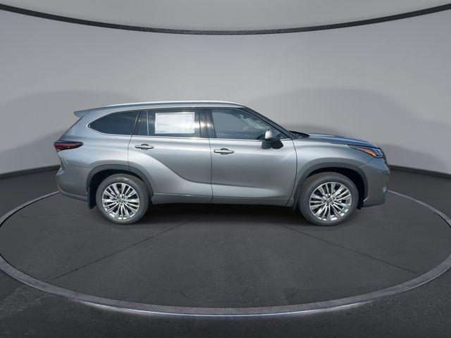 new 2025 Toyota Highlander car, priced at $53,069