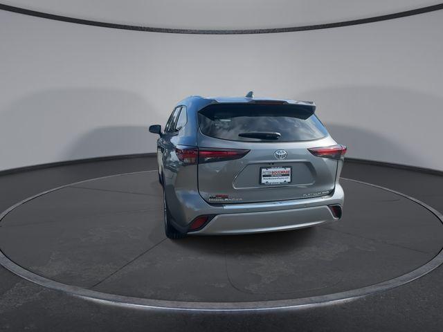 new 2025 Toyota Highlander car, priced at $53,069