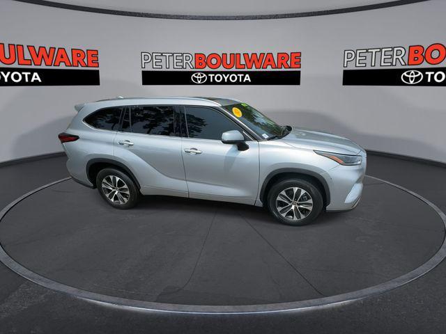 used 2021 Toyota Highlander car, priced at $26,460