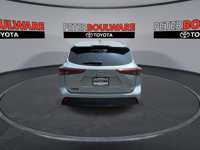 used 2021 Toyota Highlander car, priced at $26,460