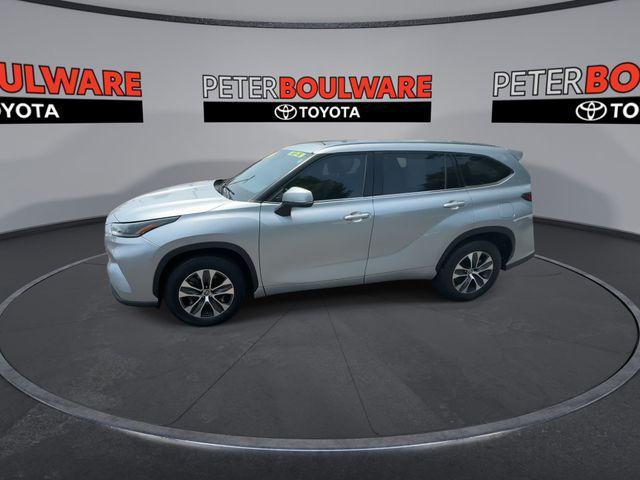 used 2021 Toyota Highlander car, priced at $26,460