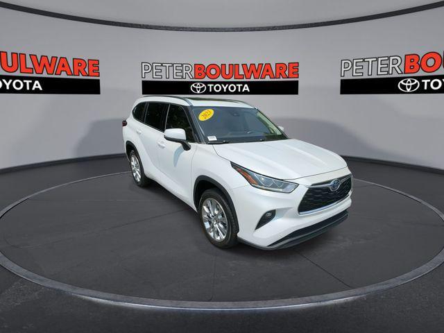 used 2023 Toyota Highlander Hybrid car, priced at $37,599