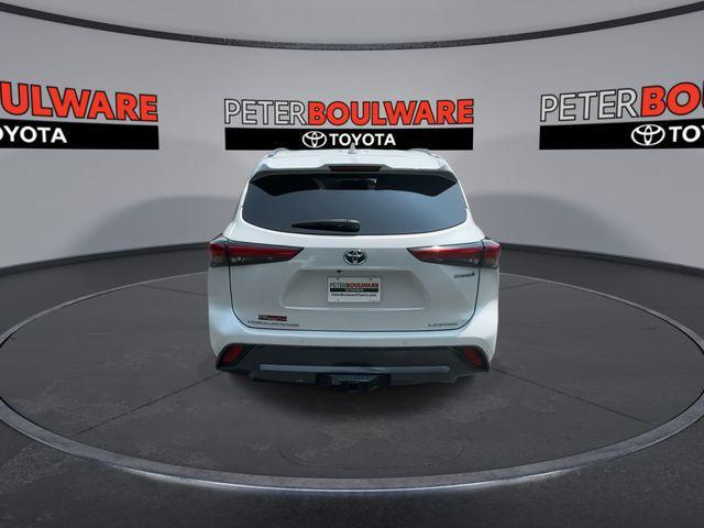 used 2023 Toyota Highlander Hybrid car, priced at $37,599