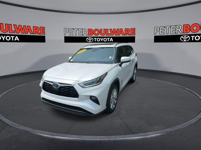 used 2023 Toyota Highlander Hybrid car, priced at $37,599