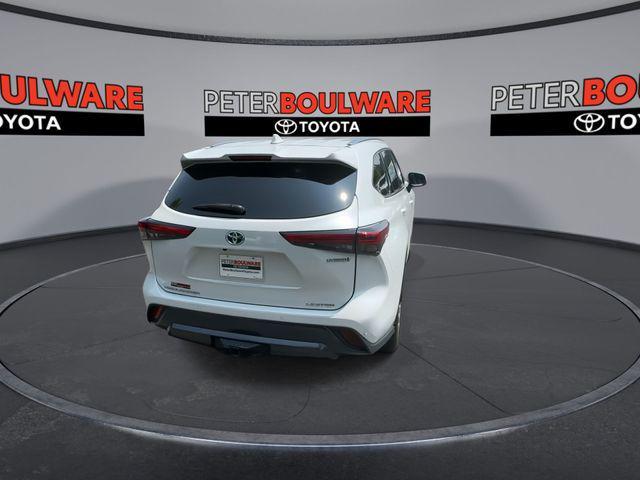 used 2023 Toyota Highlander Hybrid car, priced at $37,599