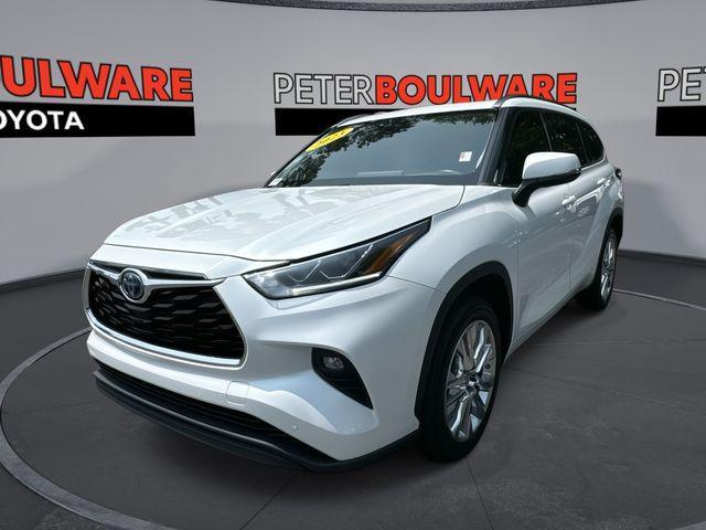 used 2023 Toyota Highlander Hybrid car, priced at $37,599