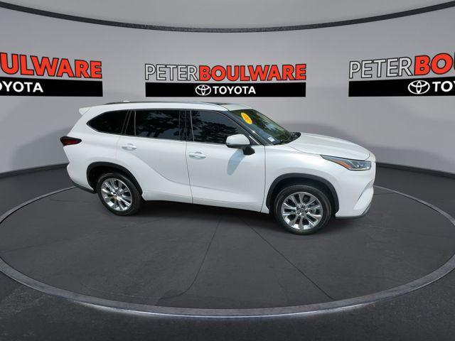used 2023 Toyota Highlander Hybrid car, priced at $37,599