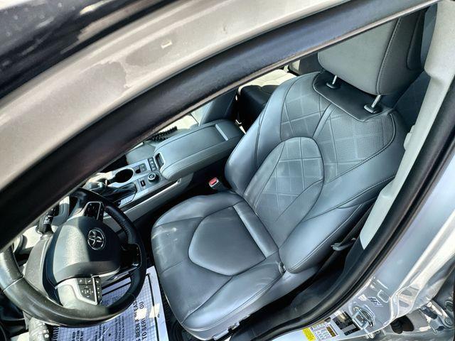 used 2022 Toyota Highlander car, priced at $41,021