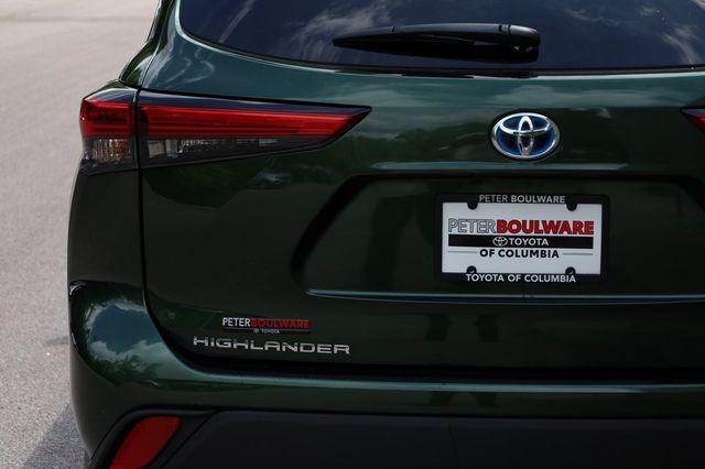 used 2023 Toyota Highlander Hybrid car, priced at $32,129