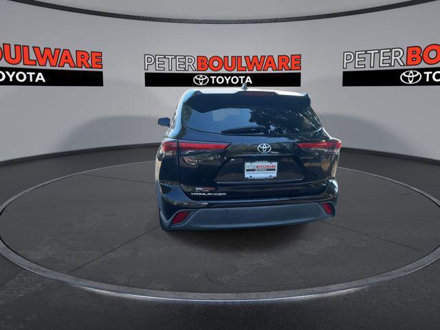 used 2020 Toyota Highlander car, priced at $25,589