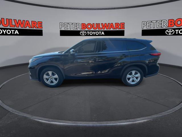 used 2020 Toyota Highlander car, priced at $25,589
