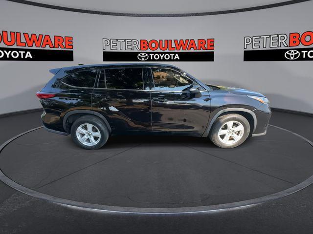 used 2020 Toyota Highlander car, priced at $25,589