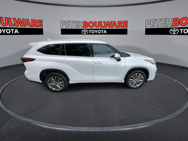 used 2023 Toyota Highlander car, priced at $40,454