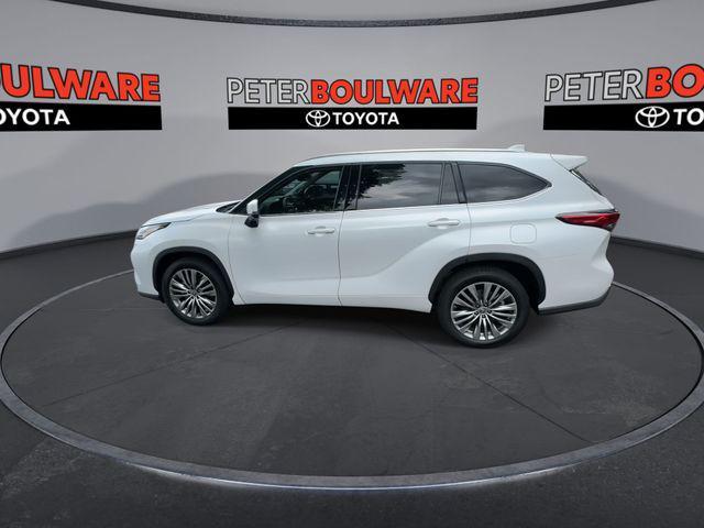 used 2023 Toyota Highlander car, priced at $40,454