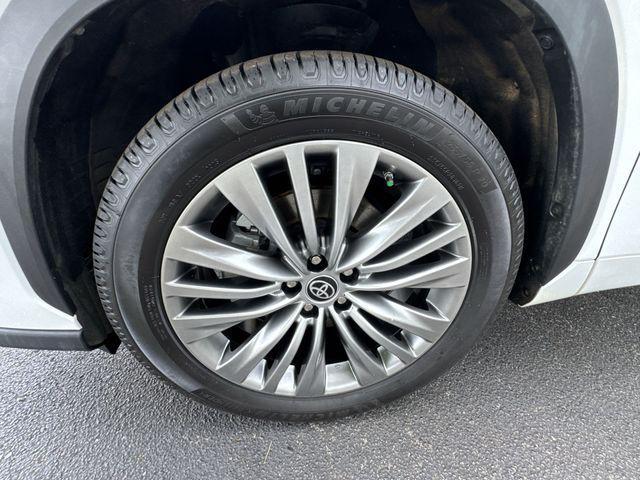 used 2023 Toyota Highlander car, priced at $40,454