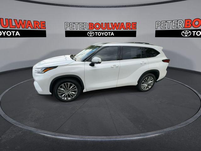 used 2023 Toyota Highlander car, priced at $40,454