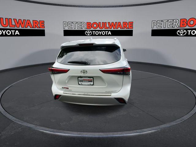 used 2023 Toyota Highlander car, priced at $40,454