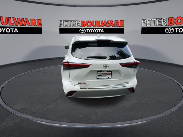 used 2023 Toyota Highlander car, priced at $40,454