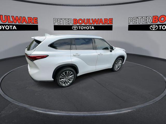 used 2023 Toyota Highlander car, priced at $40,454