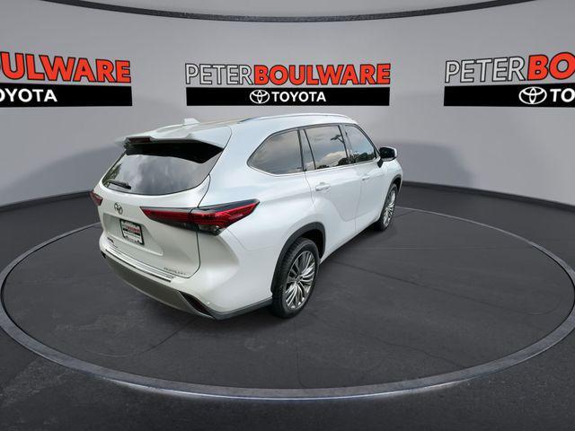 used 2023 Toyota Highlander car, priced at $40,454