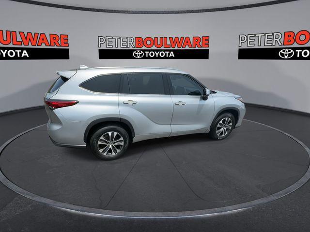 used 2021 Toyota Highlander car, priced at $25,976