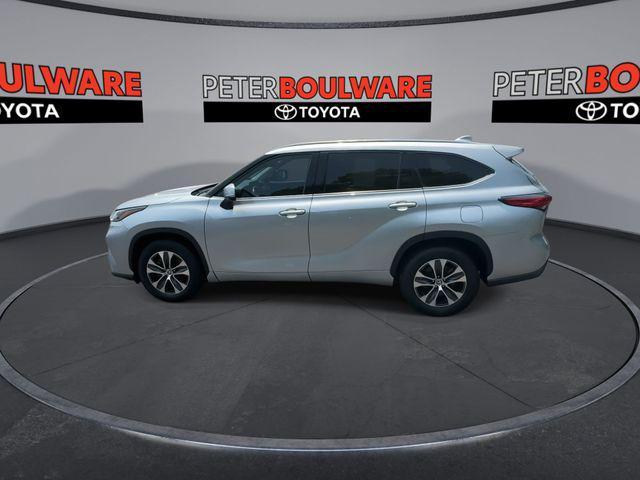 used 2021 Toyota Highlander car, priced at $25,976