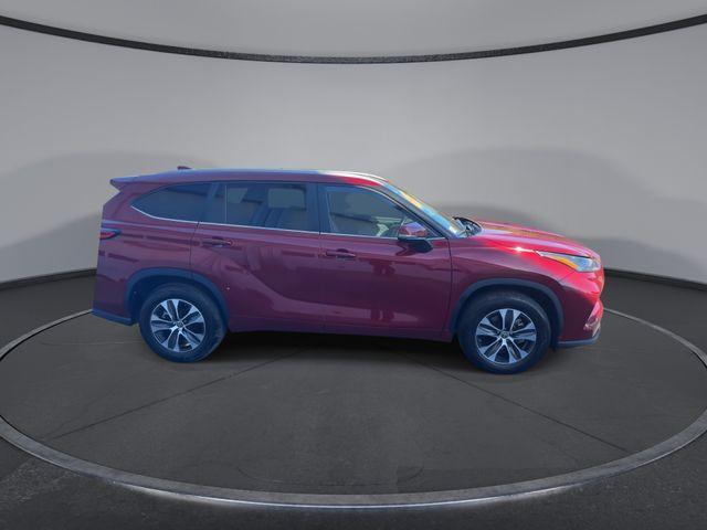 used 2023 Toyota Highlander Hybrid car, priced at $35,957