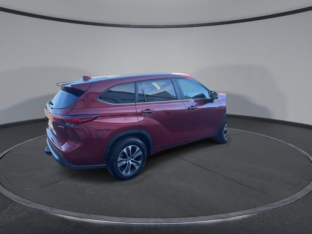 used 2023 Toyota Highlander Hybrid car, priced at $35,957