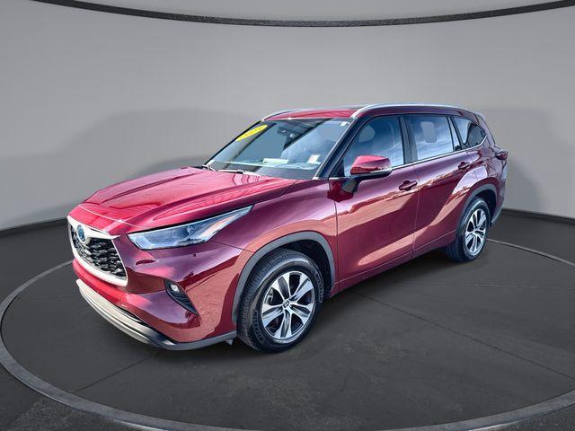 used 2023 Toyota Highlander Hybrid car, priced at $35,957