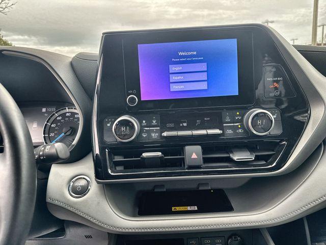 used 2023 Toyota Highlander Hybrid car, priced at $43,314