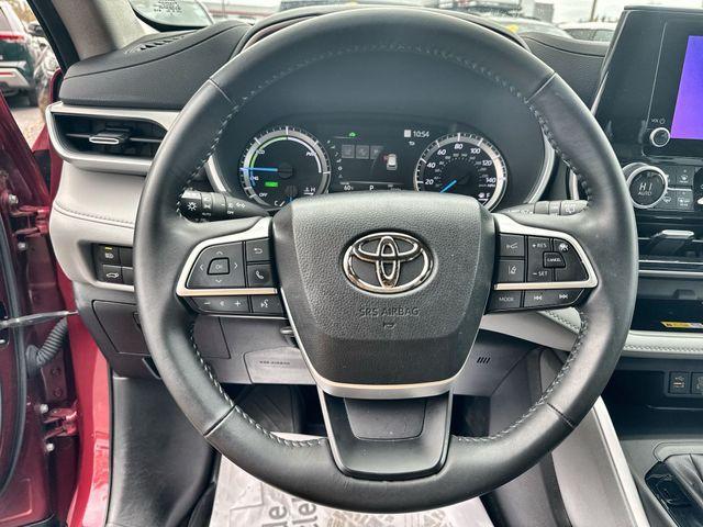 used 2023 Toyota Highlander Hybrid car, priced at $43,314