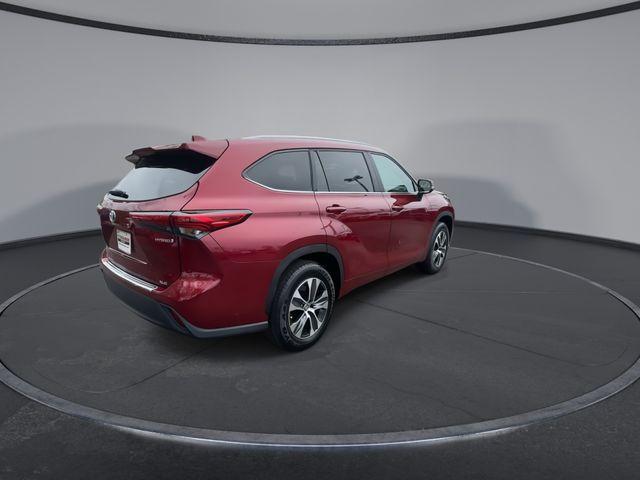 used 2023 Toyota Highlander Hybrid car, priced at $43,314