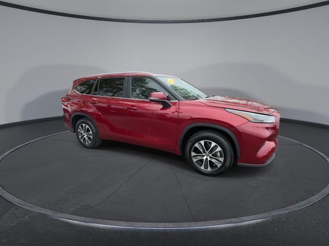 used 2023 Toyota Highlander Hybrid car, priced at $43,314