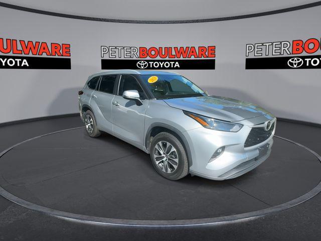 used 2023 Toyota Highlander car, priced at $34,255
