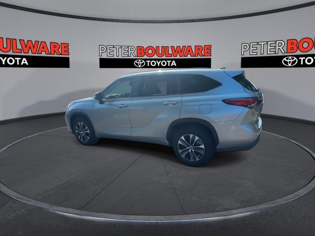used 2023 Toyota Highlander car, priced at $34,255