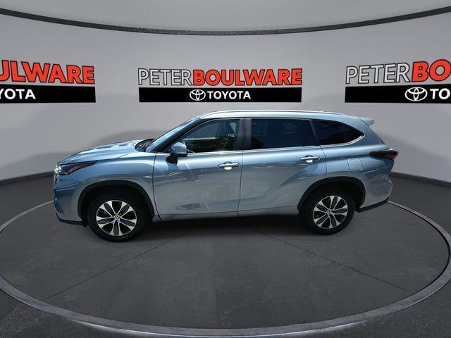 used 2024 Toyota Highlander car, priced at $45,837