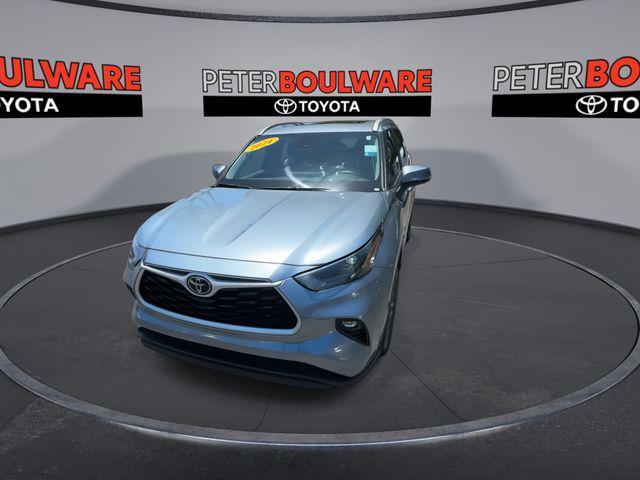 used 2024 Toyota Highlander car, priced at $42,638